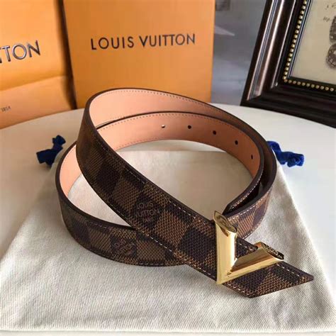 louis vuitton essential v belt|Louis Vuitton 2014 Essential V 30MM Belt .